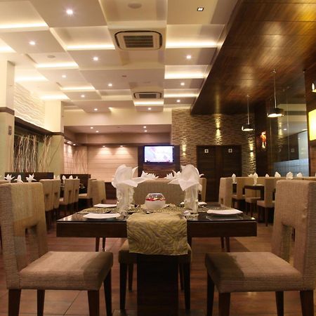 Le Grande Residency -Unmarried Couples Are Not Allowed Ahmedabad Esterno foto