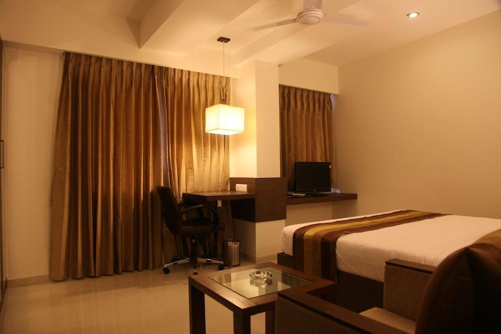 Le Grande Residency -Unmarried Couples Are Not Allowed Ahmedabad Esterno foto