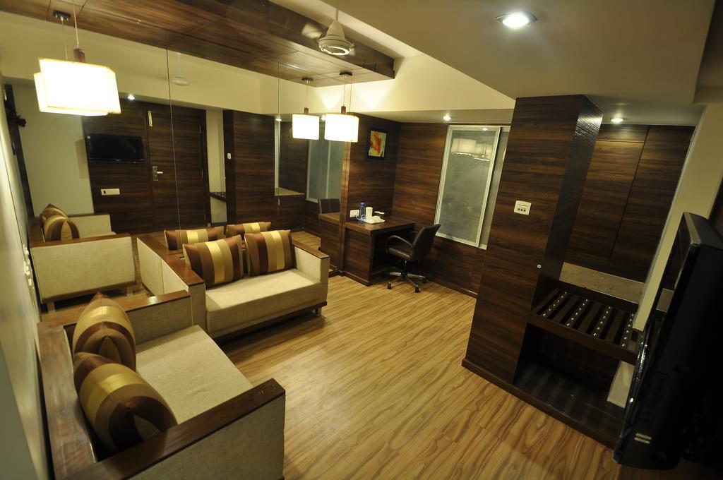 Le Grande Residency -Unmarried Couples Are Not Allowed Ahmedabad Esterno foto