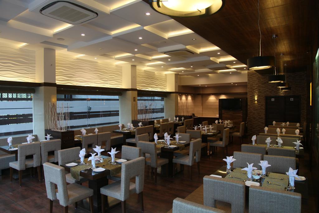 Le Grande Residency -Unmarried Couples Are Not Allowed Ahmedabad Esterno foto