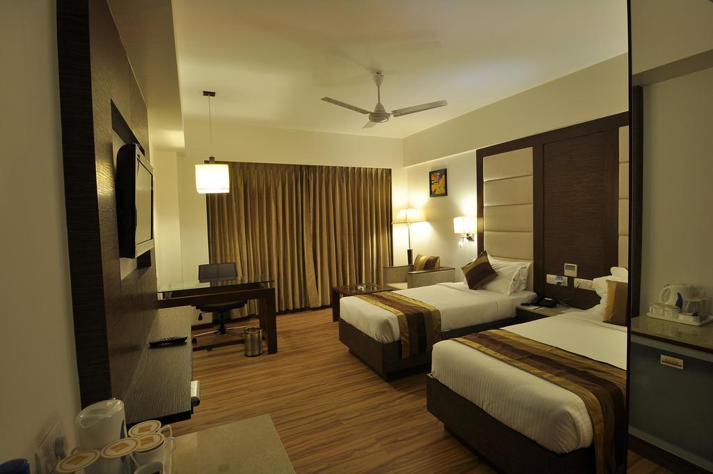 Le Grande Residency -Unmarried Couples Are Not Allowed Ahmedabad Esterno foto