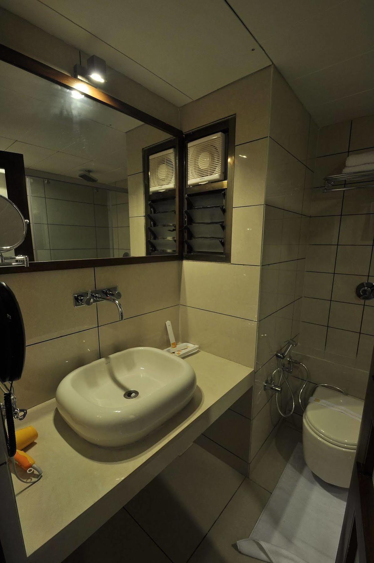 Le Grande Residency -Unmarried Couples Are Not Allowed Ahmedabad Esterno foto