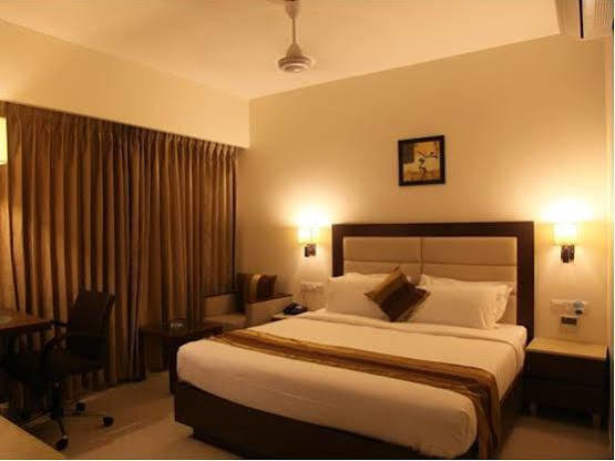 Le Grande Residency -Unmarried Couples Are Not Allowed Ahmedabad Esterno foto